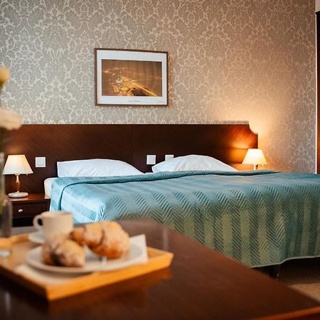 Hotel Kuracyjny Spa & Wellness Гдиня Екстер'єр фото