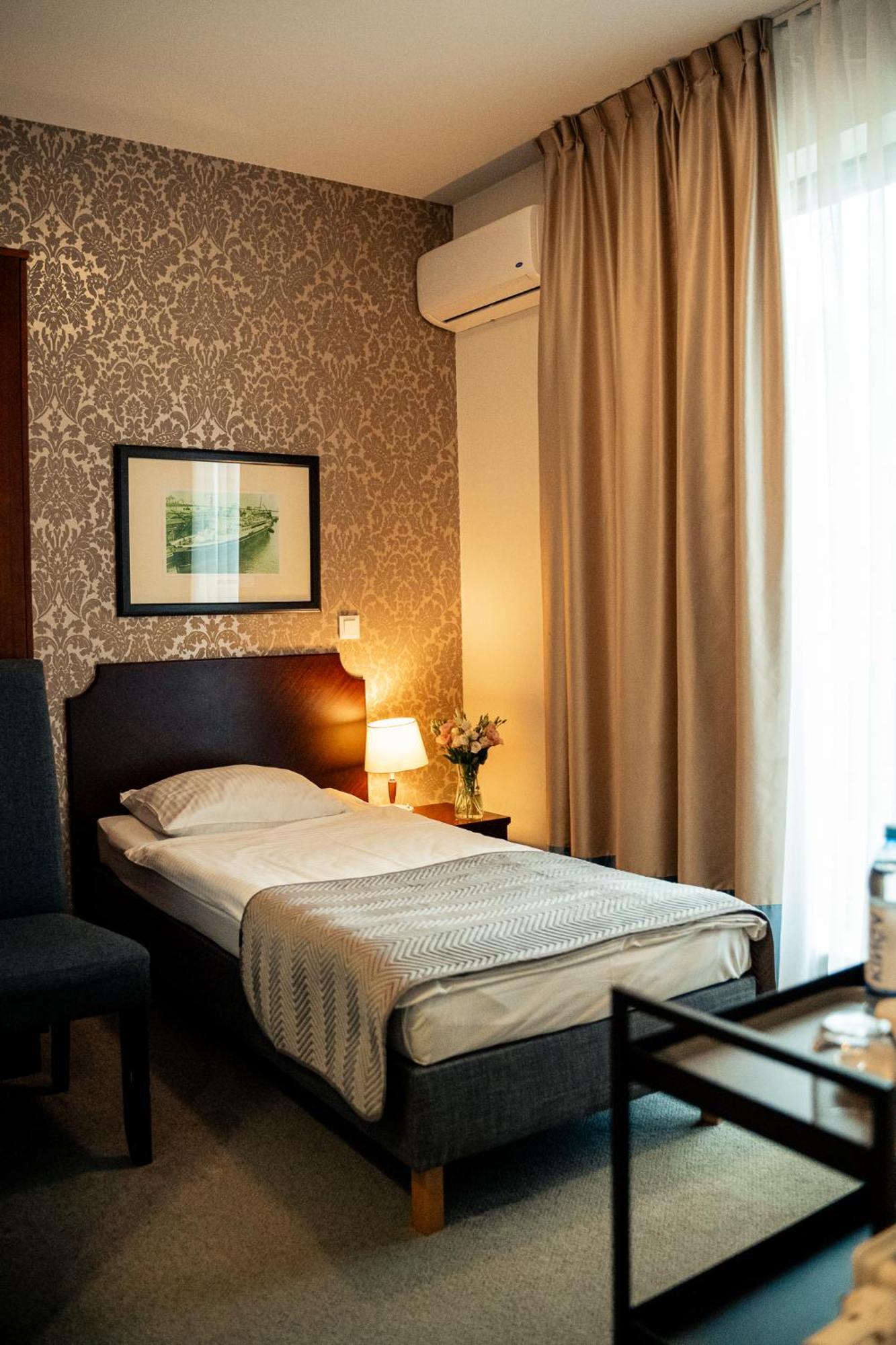 Hotel Kuracyjny Spa & Wellness Гдиня Екстер'єр фото